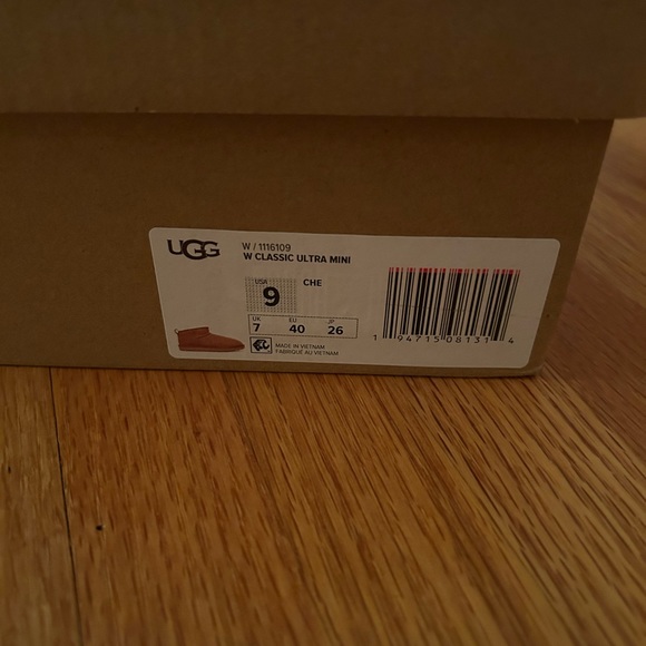 🐪 NEW WITH TAGS 🐪 Uggs Classic Ultra Mini size US 9 - Picture 11 of 13